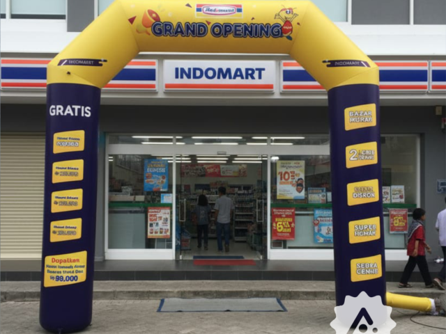 Balon gate grand opening Indomaret